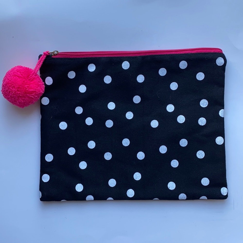 Olive & Hill accessory bag / cosmetic bag